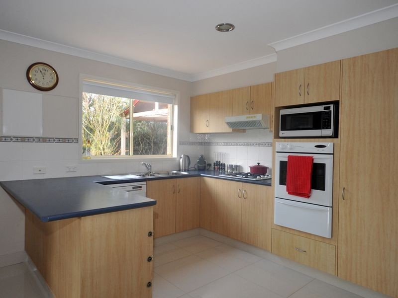 7 Seventh Hill Court, White Hills VIC 3550