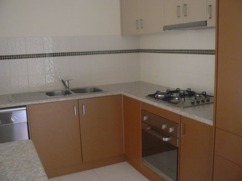 4/6 Friswell Avenue, Flora Hill VIC 3550