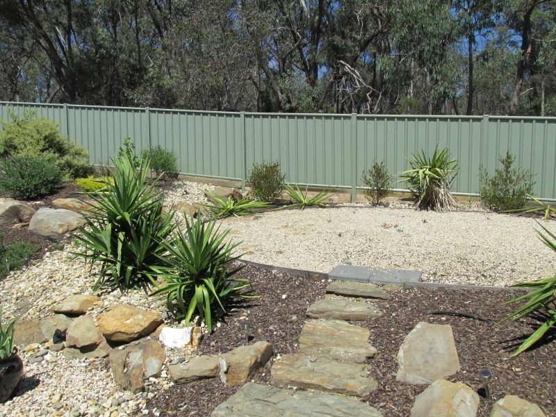 6 Preston Place, Golden Square VIC 3555