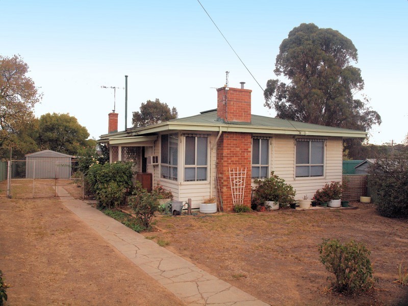 4 Edward Court, Kangaroo Flat VIC 3555