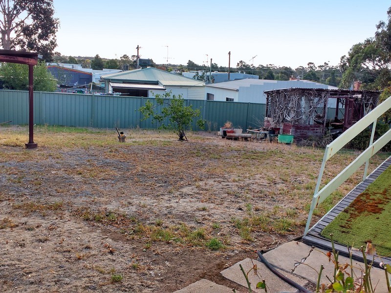 4 Edward Court, Kangaroo Flat VIC 3555