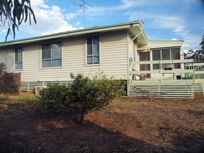 4 Edward Court, Kangaroo Flat VIC 3555