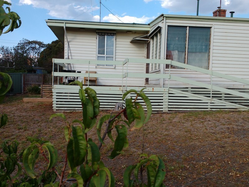 4 Edward Court, Kangaroo Flat VIC 3555