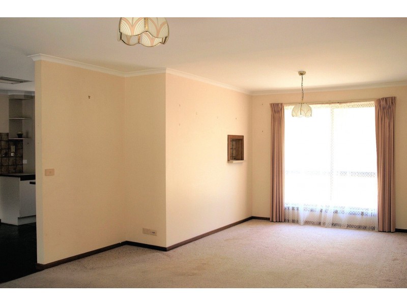 6 Wattle Drive, Heathcote VIC 3523