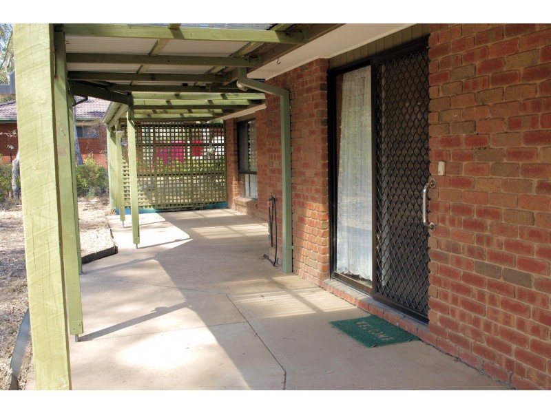 6 Wattle Drive, Heathcote VIC 3523