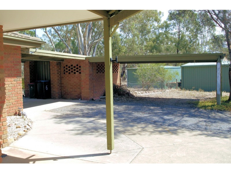 6 Wattle Drive, Heathcote VIC 3523