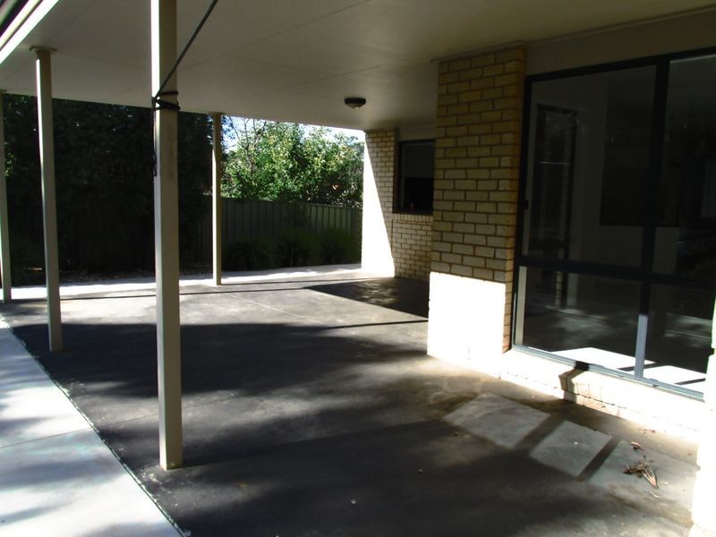 6 Preston Place, Golden Square VIC 3555