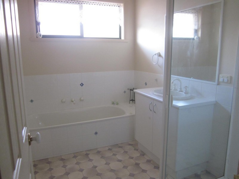 3 Kinsale Court, Strathfieldsaye VIC 3551