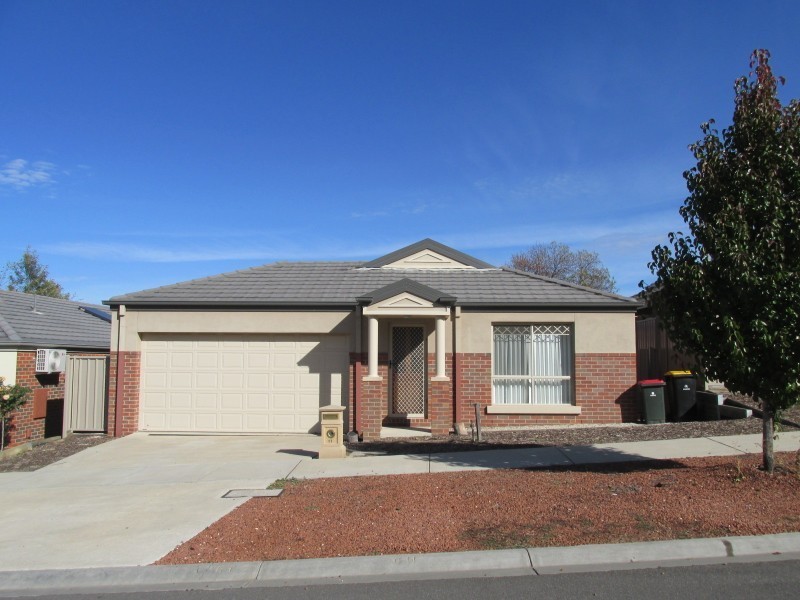 11 Rosewood Mews, Golden Square VIC 3555