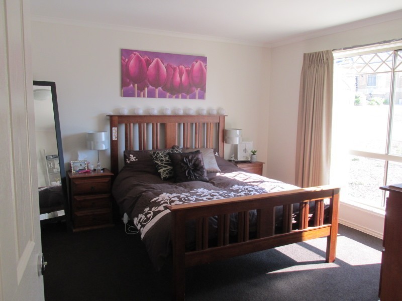 11 Rosewood Mews, Golden Square VIC 3555