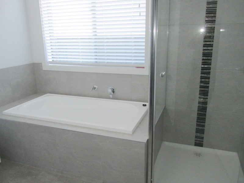 8A Houlahan Street, Flora Hill VIC 3550