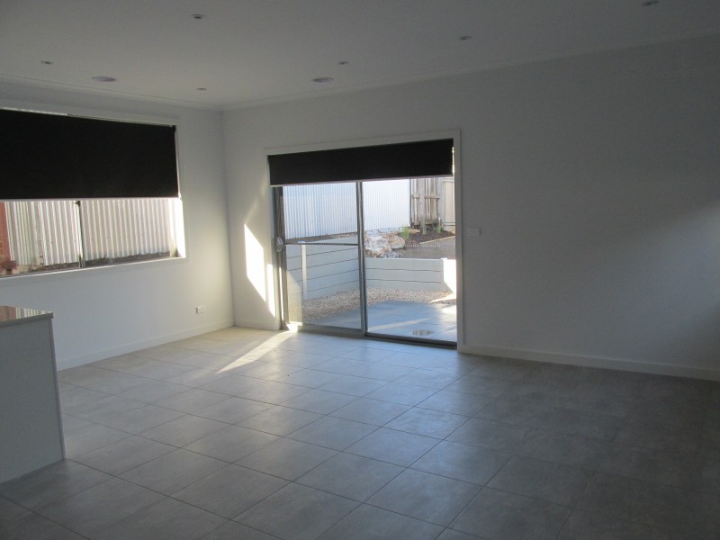 8B Houlahan Street, Flora Hill VIC 3550