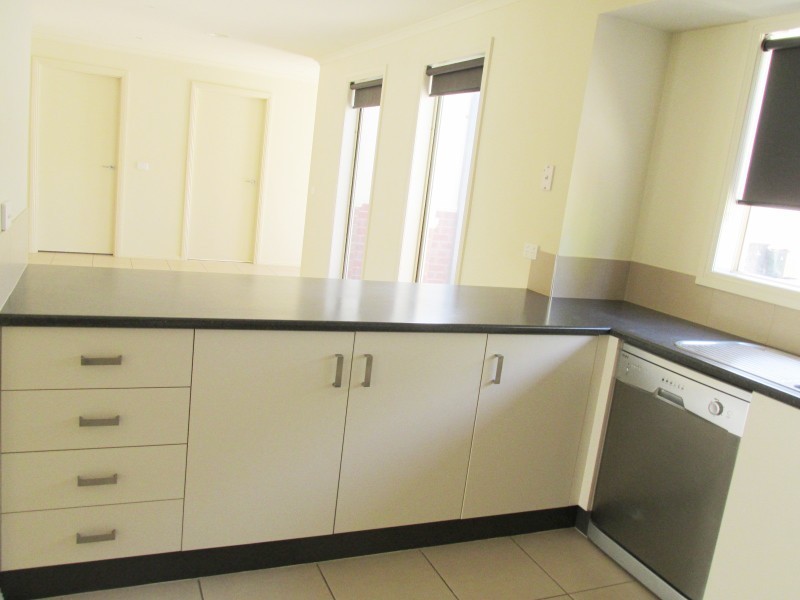 4/27A Lawson Street, Spring Gully VIC 3550