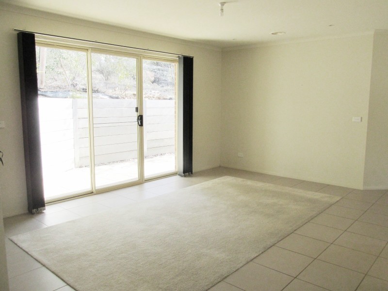 4/27A Lawson Street, Spring Gully VIC 3550