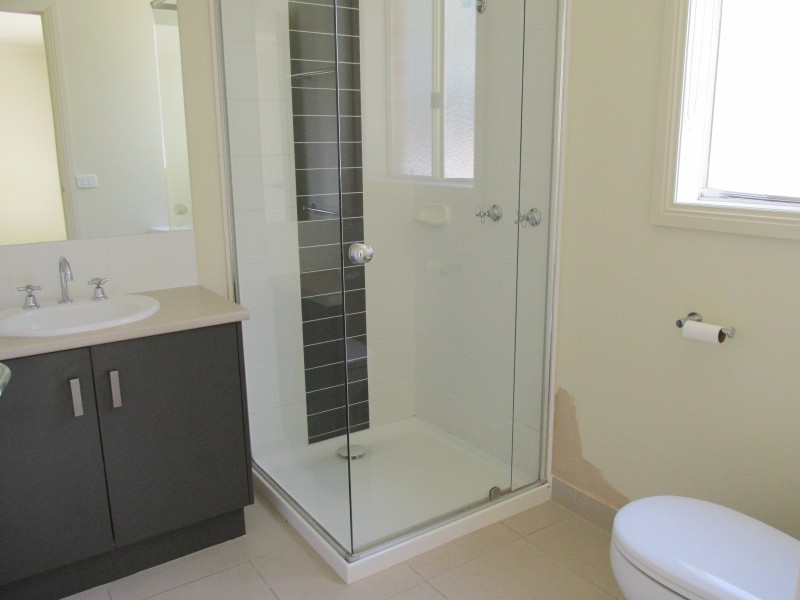 4/27A Lawson Street, Spring Gully VIC 3550