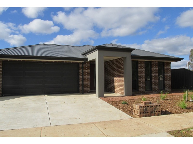 32 Langley Drive, Epsom VIC 3551
