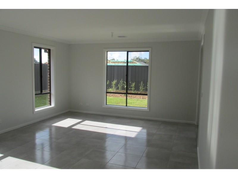 32 Langley Drive, Epsom VIC 3551