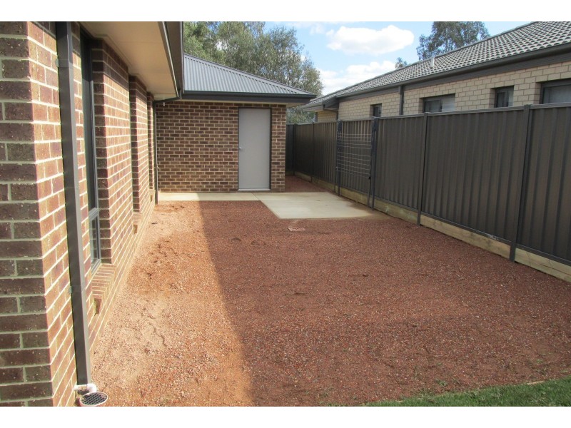 32 Langley Drive, Epsom VIC 3551