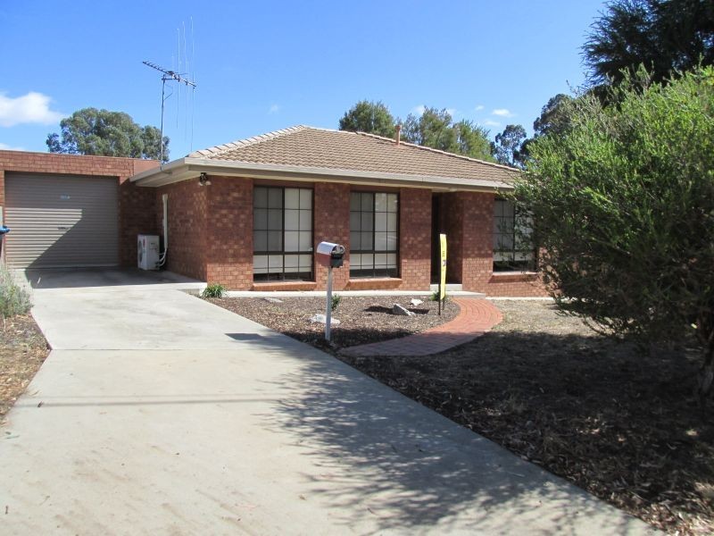 27 Curtain Street, Eaglehawk VIC 3556