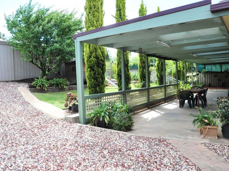 41 John Street, Kangaroo Flat VIC 3555