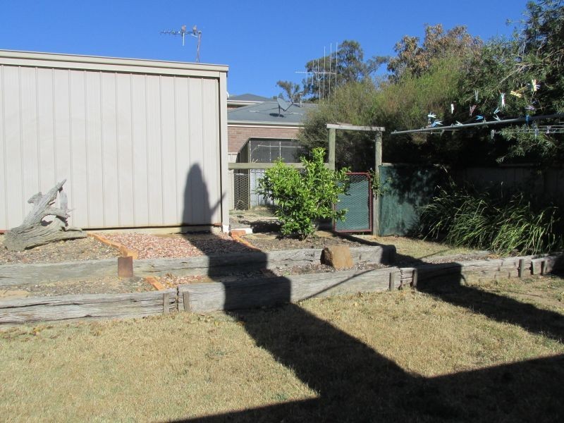 41 John Street, Kangaroo Flat VIC 3555