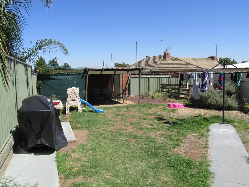 32 Curtin Street, Flora Hill VIC 3550