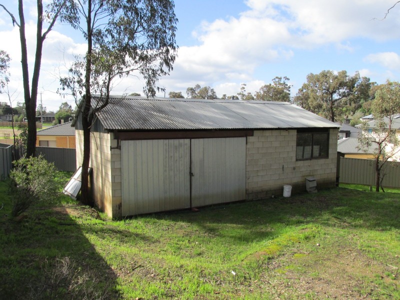 52 Emmett Street, Golden Square VIC 3555