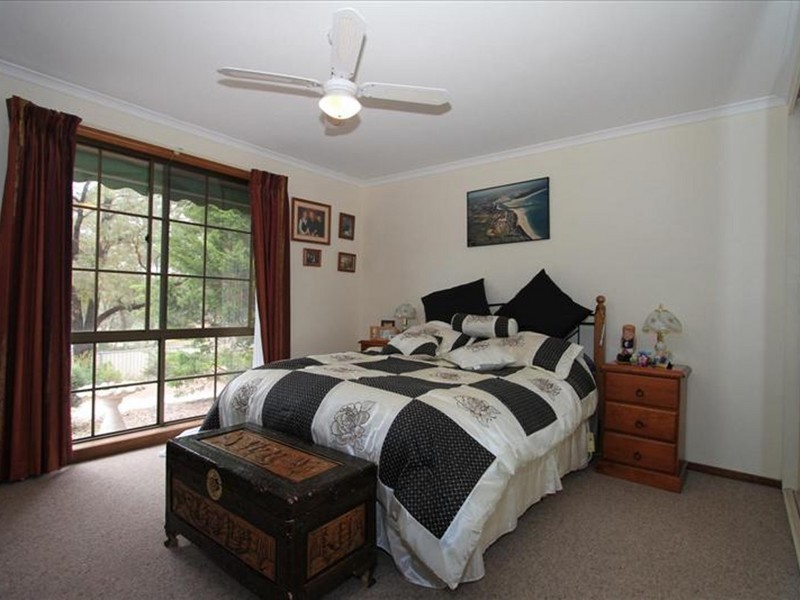 Unit 1/2 Guy Court, Kangaroo Flat VIC 3555