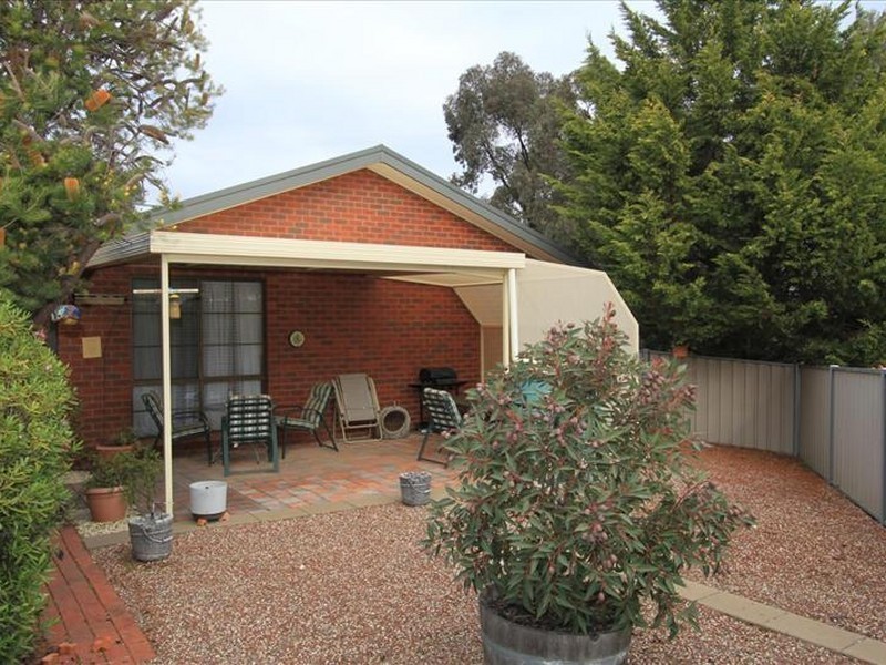 Unit 1/2 Guy Court, Kangaroo Flat VIC 3555