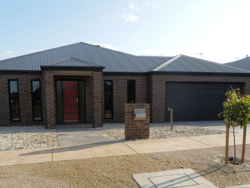 25 Victoria Avenue, Kangaroo Flat VIC 3555