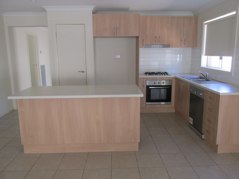 100 Bassett Drive, Strathfieldsaye VIC 3551