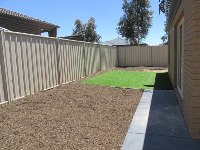 100 Bassett Drive, Strathfieldsaye VIC 3551