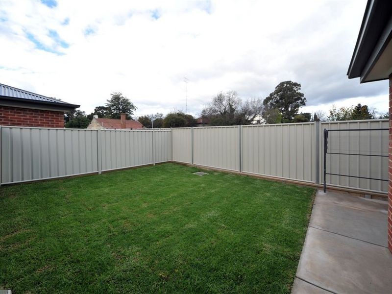 2/59a Honeysuckle Street, Bendigo VIC 3550