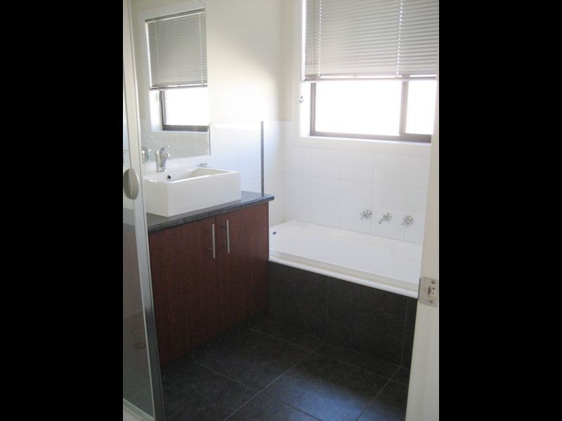 18 Julian Way, California Gully VIC 3556