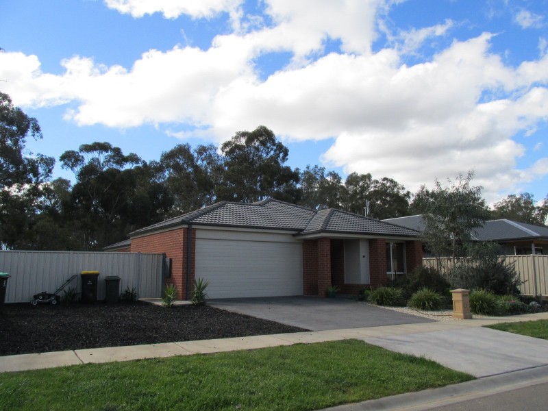 32 Oscar Drive, Marong VIC 3515