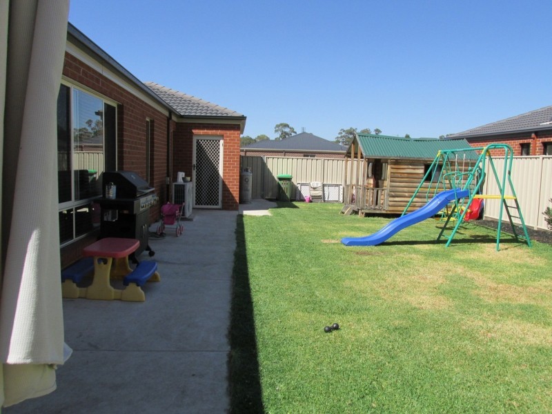 32 Oscar Drive, Marong VIC 3515