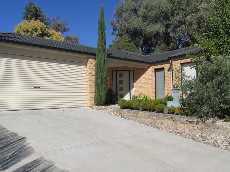 3/27A Lawson Street, Spring Gully VIC 3550