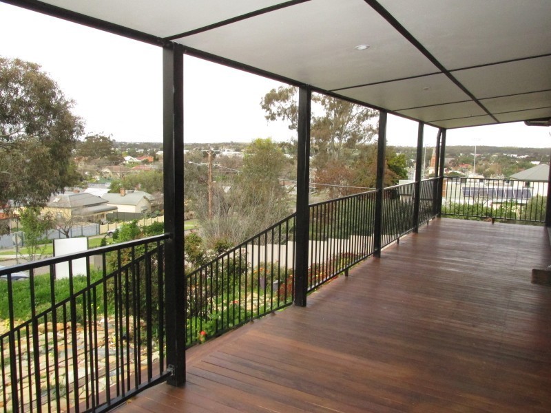 37 Wade Street, Golden Square VIC 3555