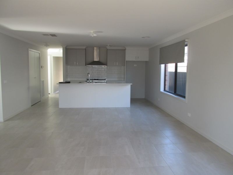 14 Yellowgum Drive, Epsom VIC 3551