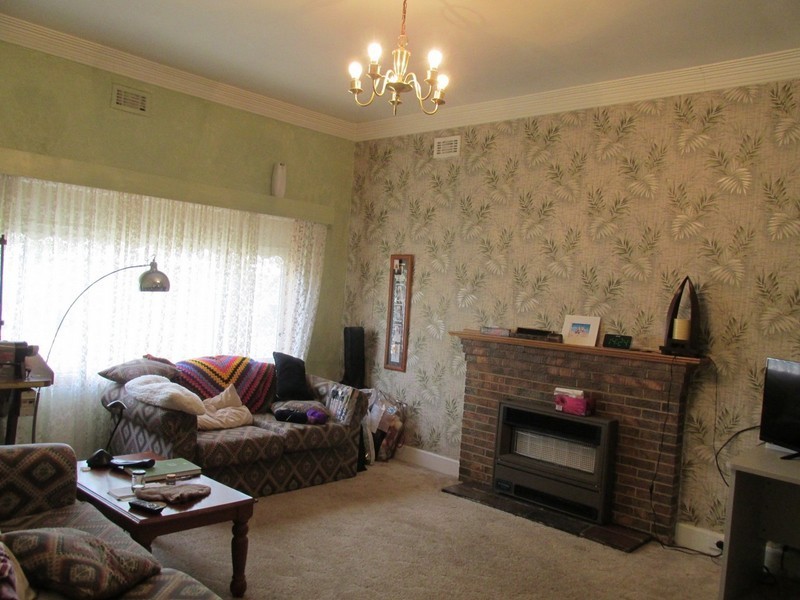 18 Robinson Street, Long Gully VIC 3550