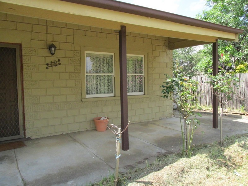 18 Robinson Street, Long Gully VIC 3550