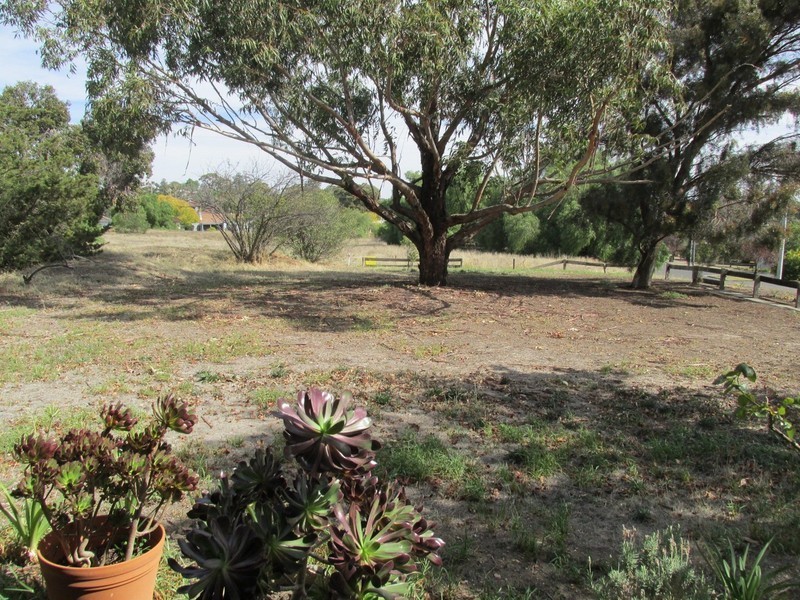 18 Robinson Street, Long Gully VIC 3550