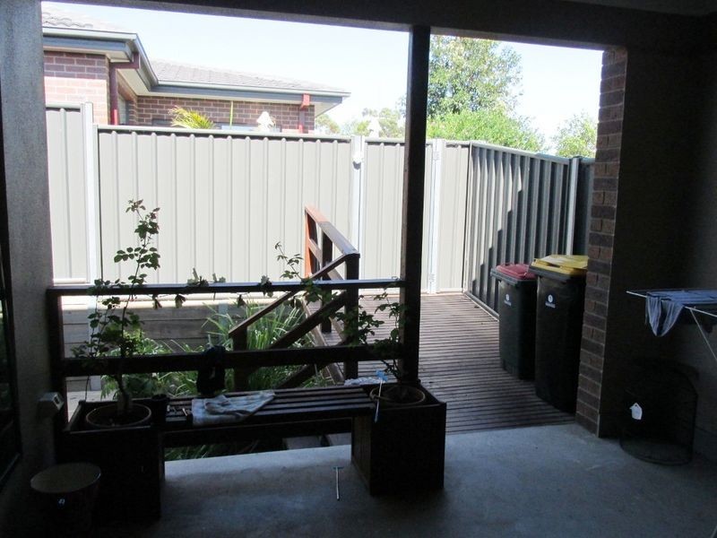 3/4 Dellbridge Street, Golden Square VIC 3555