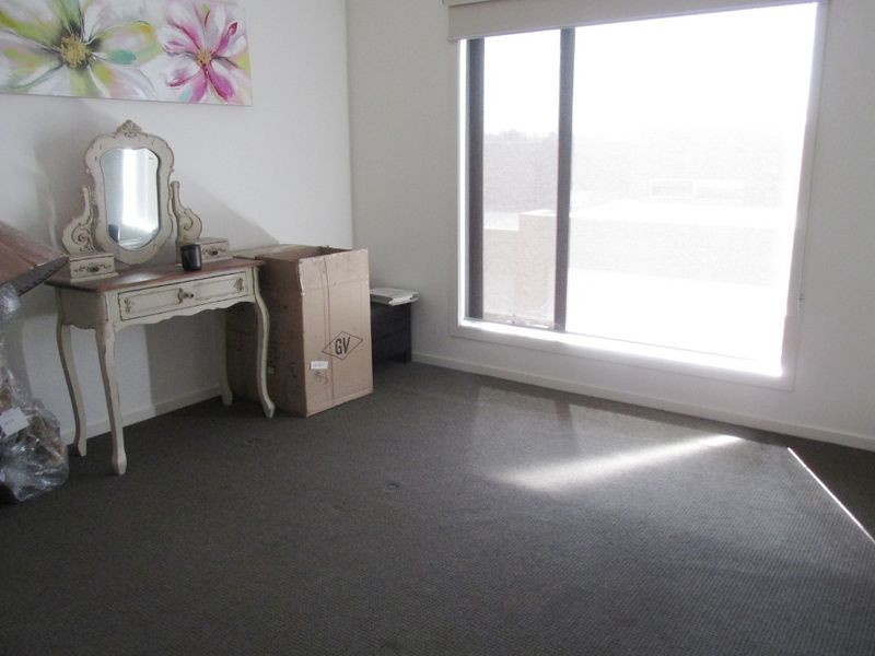 3/4 Dellbridge Street, Golden Square VIC 3555