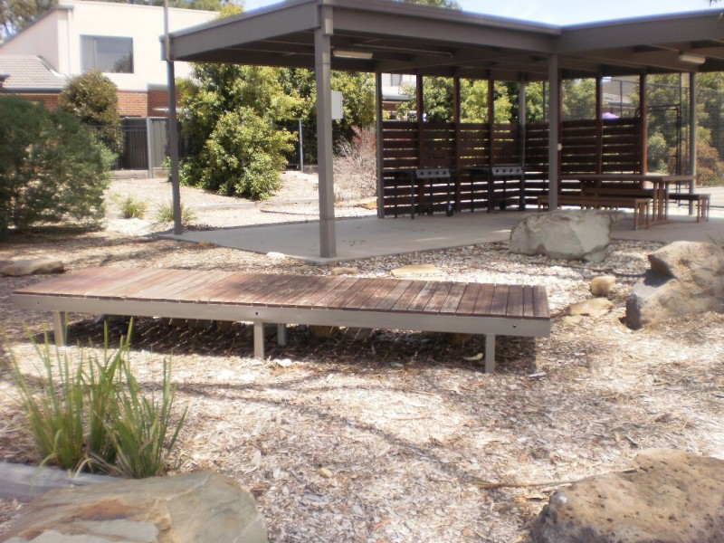 3/4 Dellbridge Street, Golden Square VIC 3555