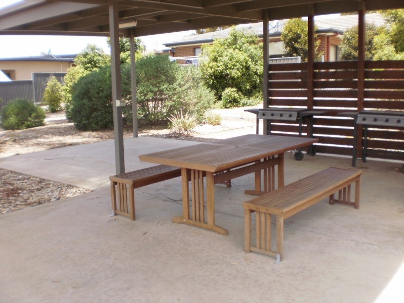 3/4 Dellbridge Street, Golden Square VIC 3555