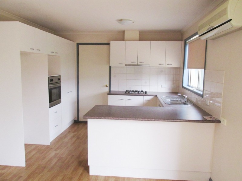 7 Emma Place, Quarry Hill VIC 3550