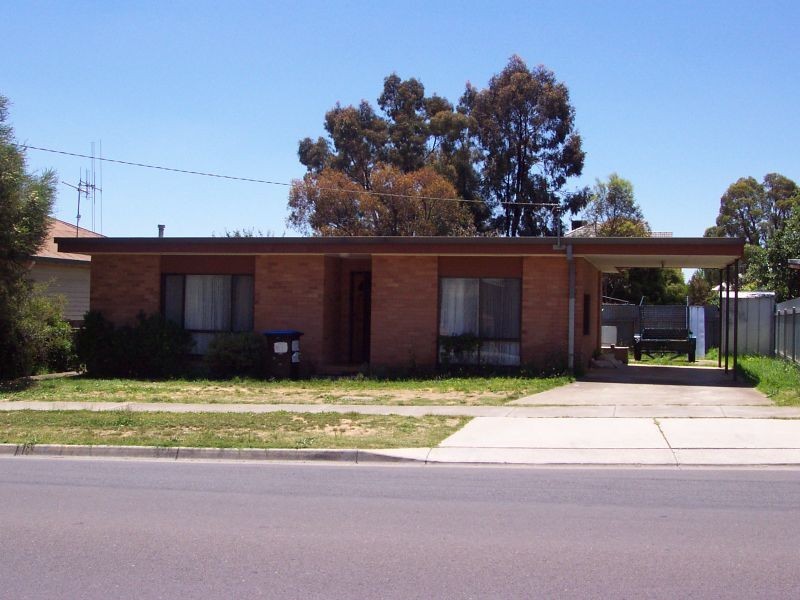 2A Houston Street, Quarry Hill VIC 3550