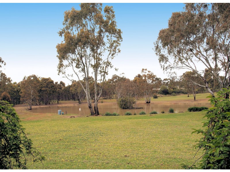 126 Etheridge Court, Heathcote VIC 3523