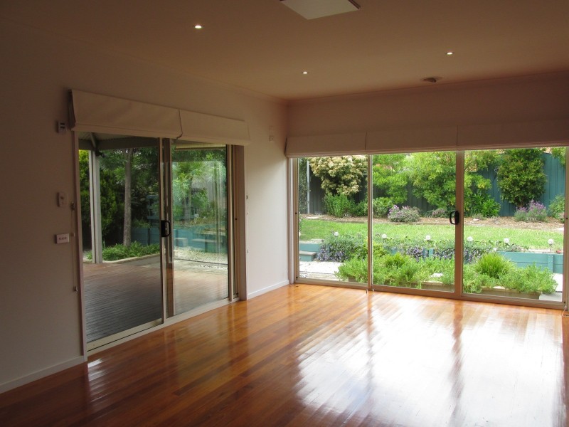 255 Aspinall Street, Kangaroo Flat VIC 3555